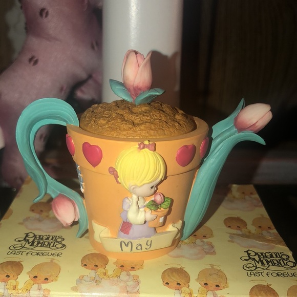 New In Box Precious Moments “MAY” Birthday Month Garden Tea Cup! - Picture 9 of 15